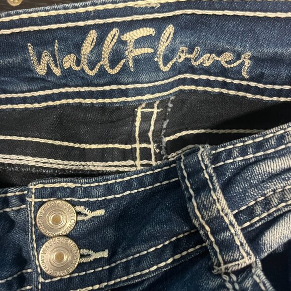 Wallflower Bootcut Women's Jr. Denim Medium blue Jeans Size 7 - Picture 6 of 6